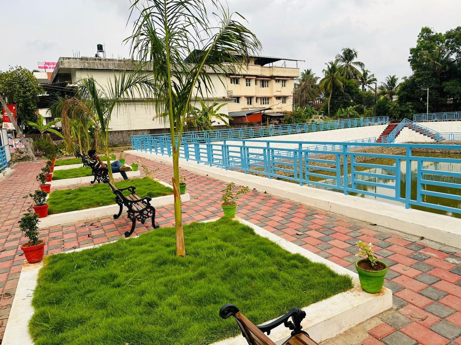 Kochi Hotel Nujoom Rooms & Apartments מראה חיצוני תמונה